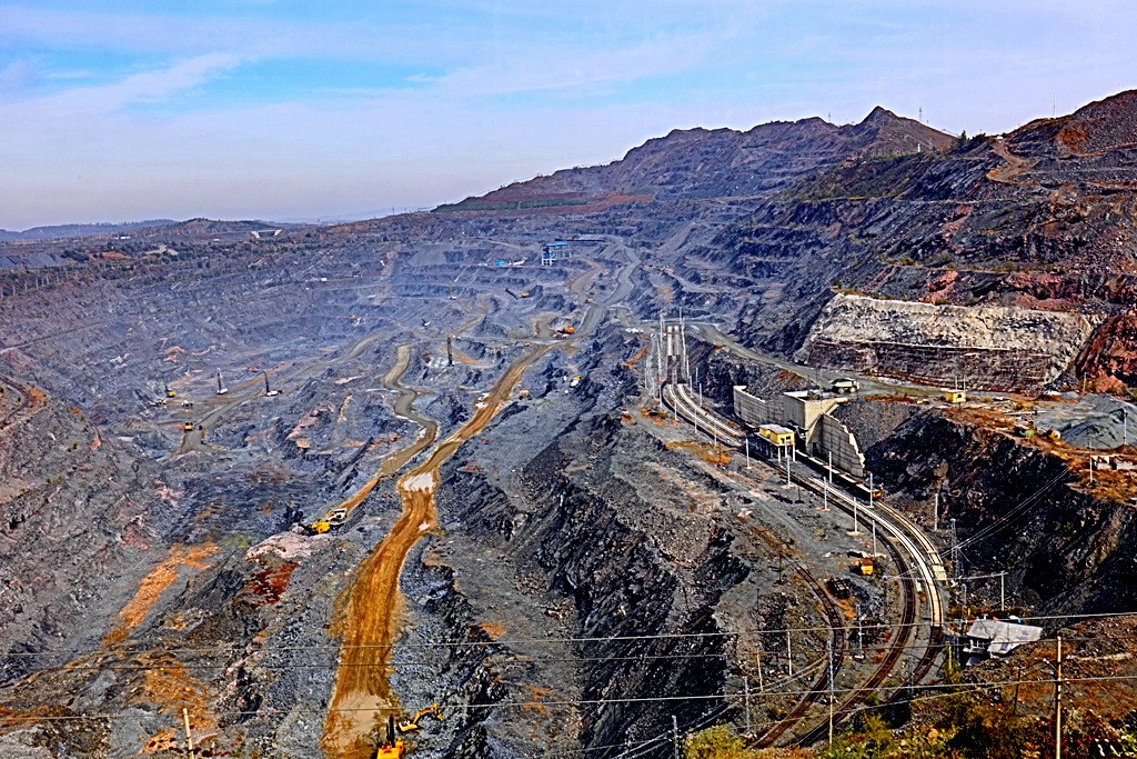 中国铁矿石现货交易平台(中国铁矿石现货交易平台开市 陈吉宁) 中国铁矿石现货交易平台(中国铁矿石现货交易平台开市 陈吉宁)